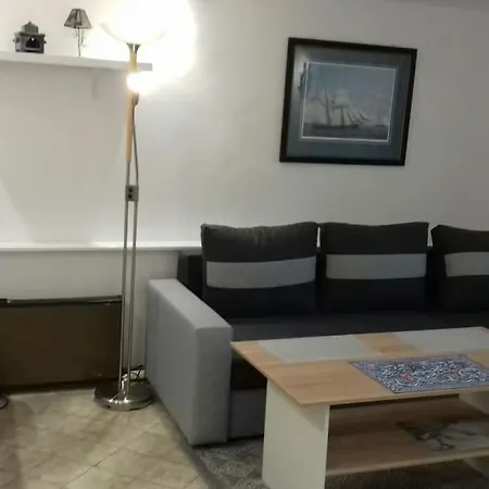 Apartment With Garden Access