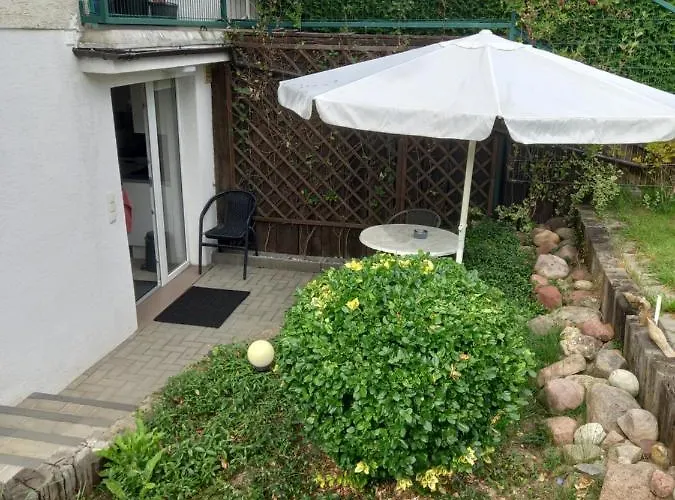 With Garden Access Apartamento *